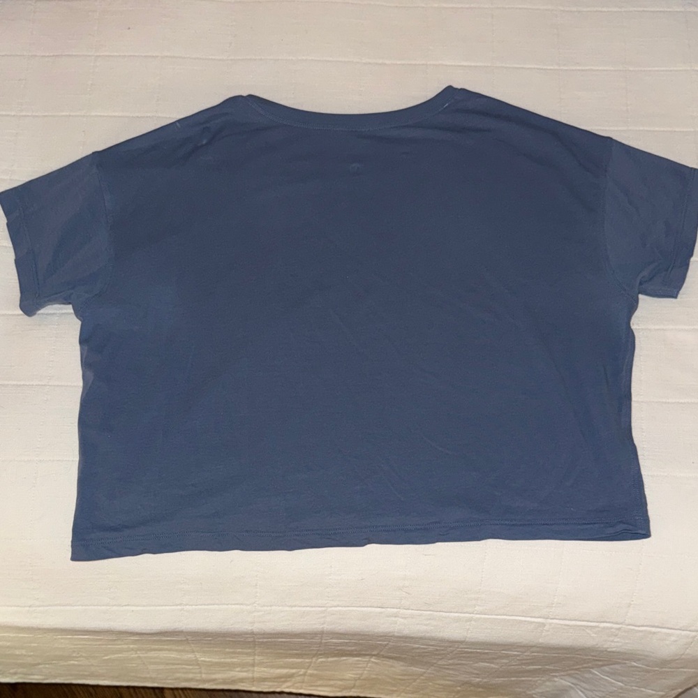 Lululemon Ultralight Waist-Length T-Shirt - Oasis Blue - Size 8 - Picture 2 of 5